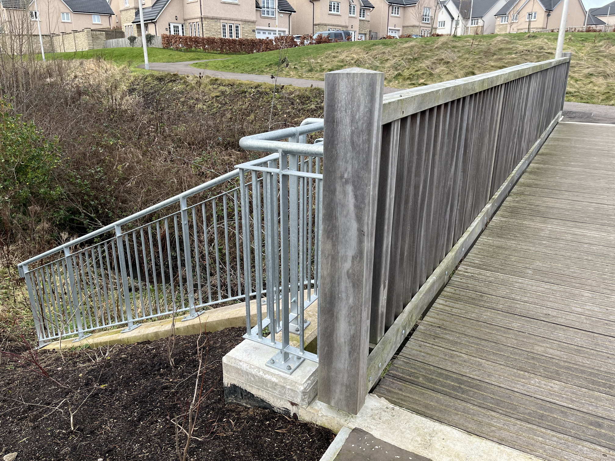 PEDESTRIAN BRIDGE STRAITON